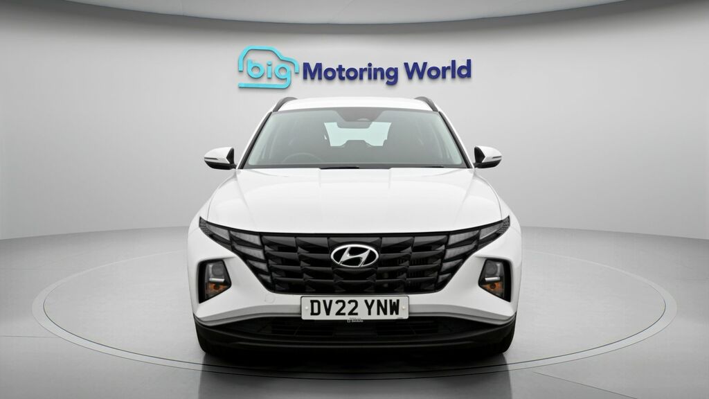 Hyundai Tucson Se Connect DV22YNW White #2