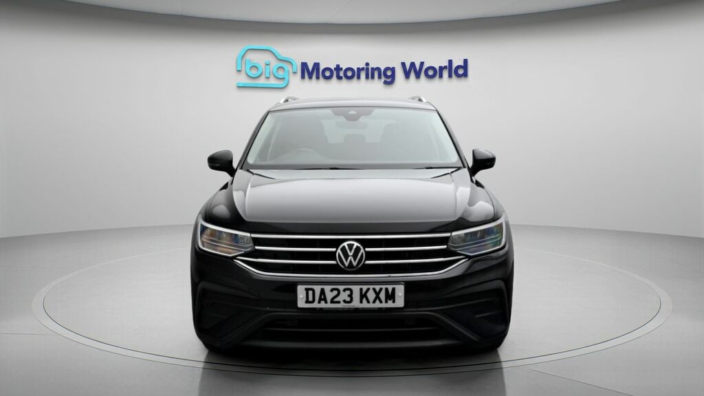 Volkswagen Tiguan Allspace Life Black #2