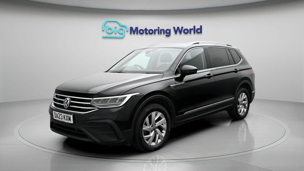 Volkswagen Tiguan Allspace Life Black #3