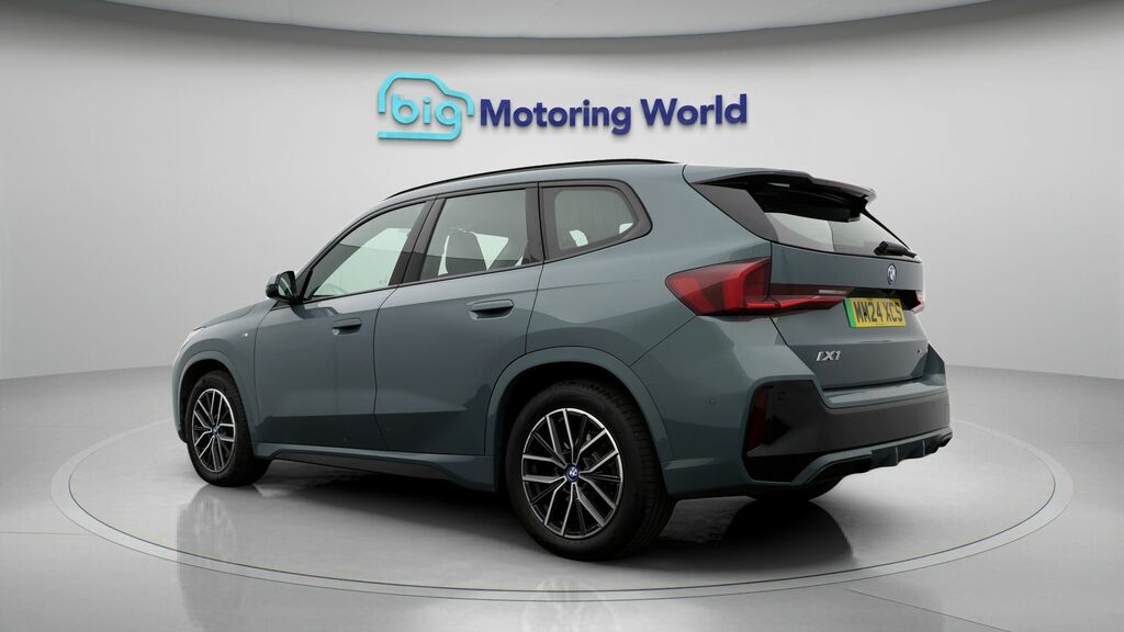 BMW iX1 M Sport Green #5