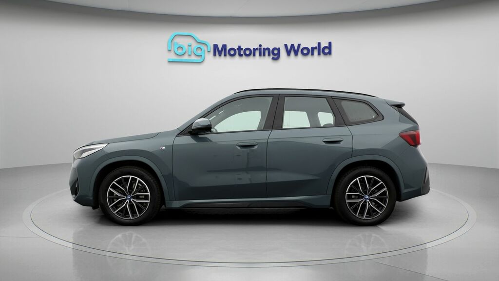 BMW iX1 M Sport Green #4