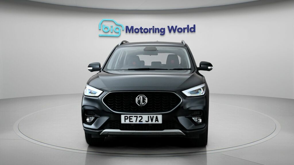 MG ZS Exclusive Black #2