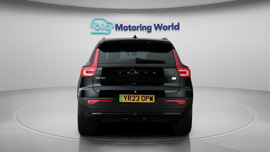 Volvo XC40 Core Black #6