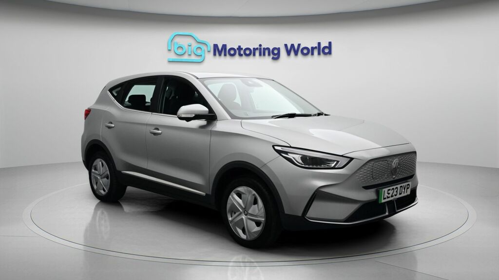 MG ZS Se Silver
