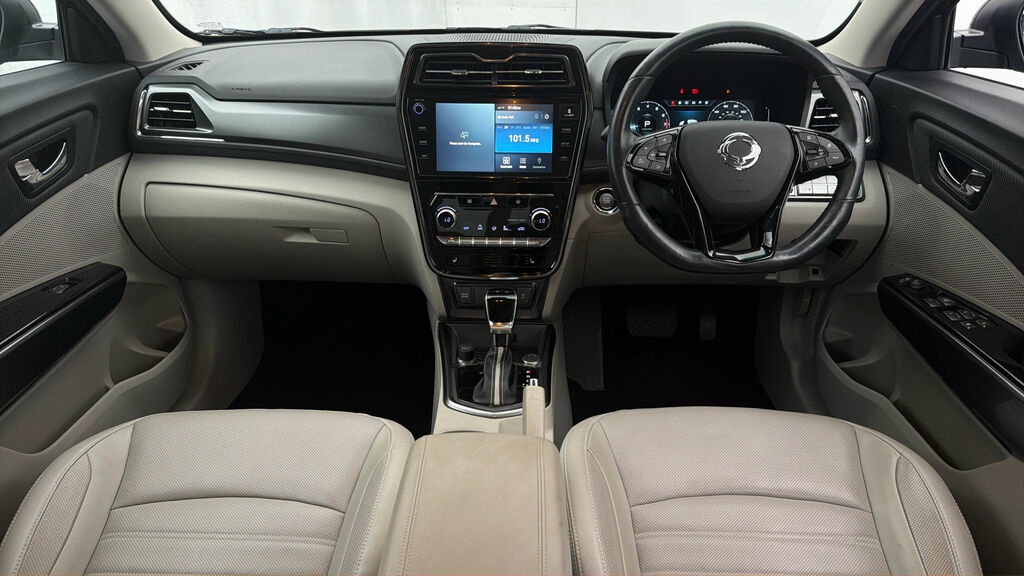 SsangYong Tivoli Ex Black #12