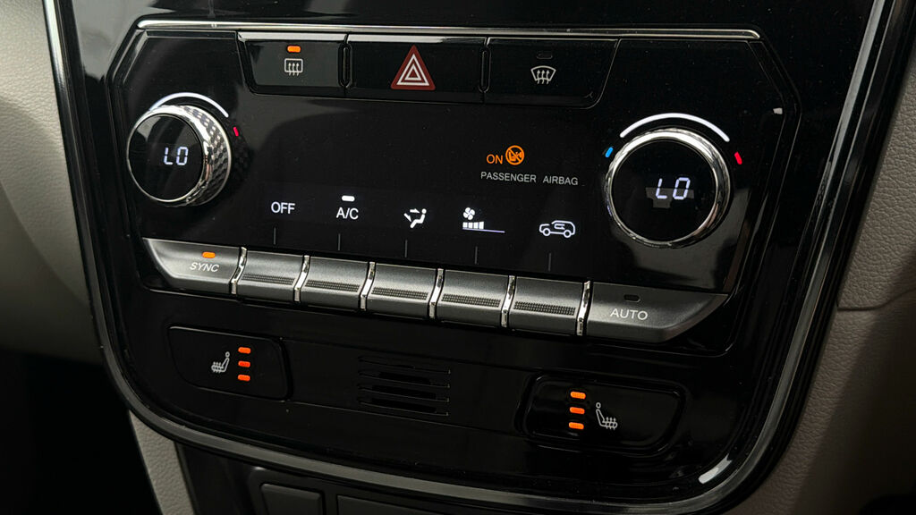 SsangYong Tivoli Ex Black #11