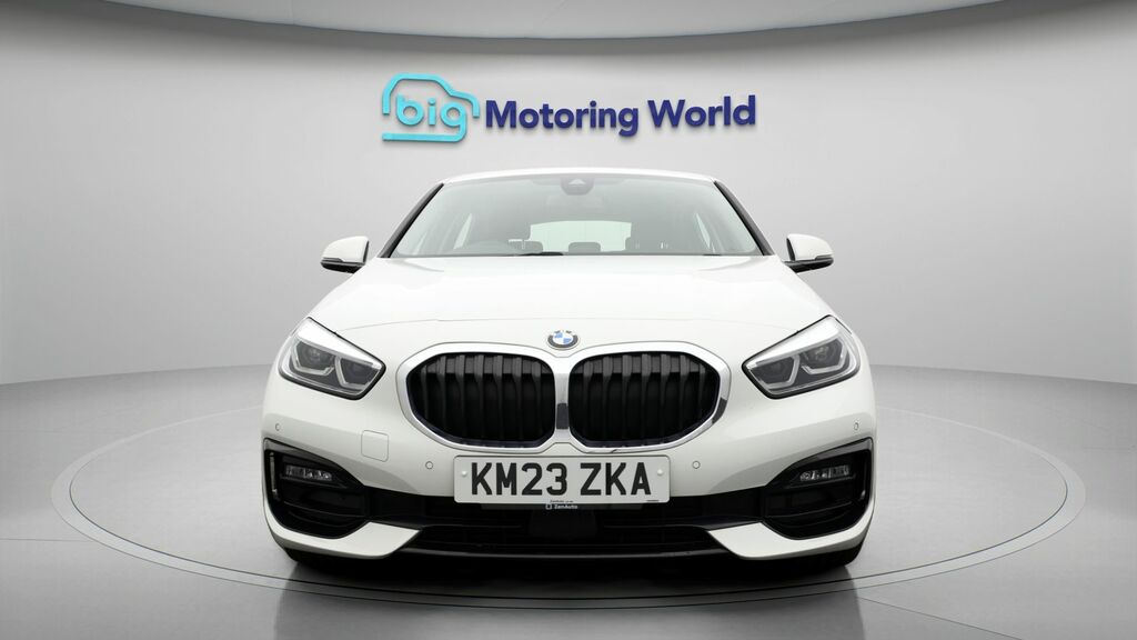 BMW 1 Series Sport White #2