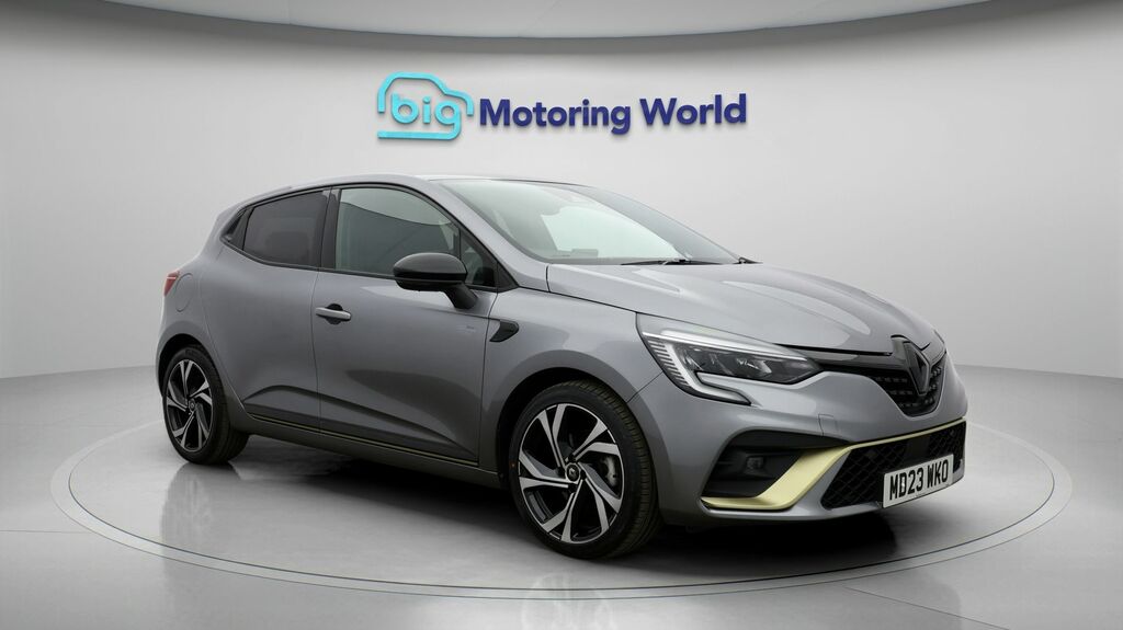 Renault Clio E-tech Engineered Grey