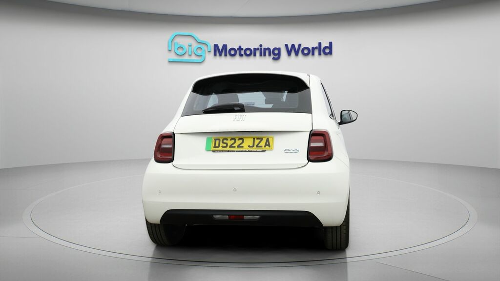 Fiat 500E Action DS22JZA White #6