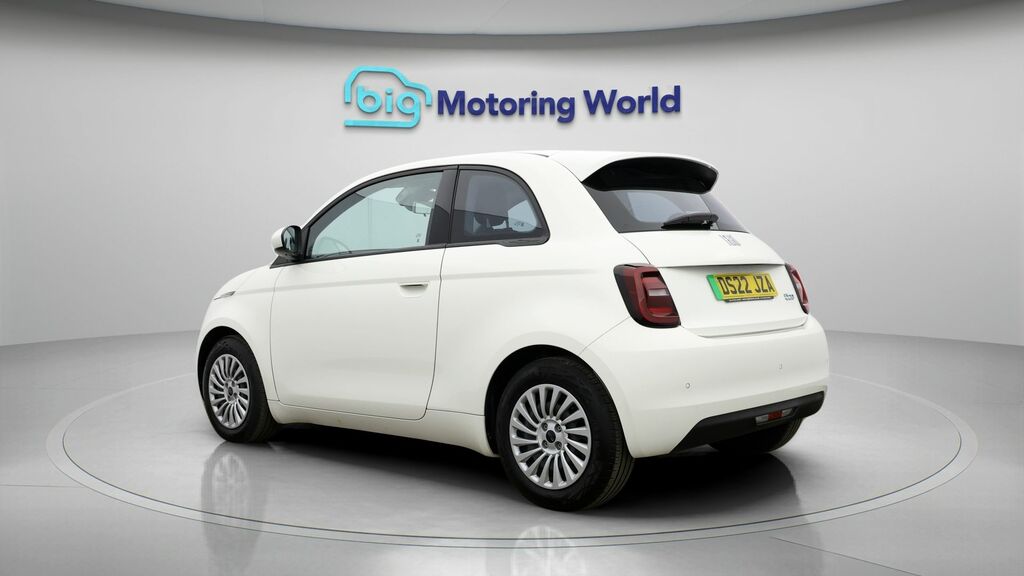 Fiat 500E Action DS22JZA White #5