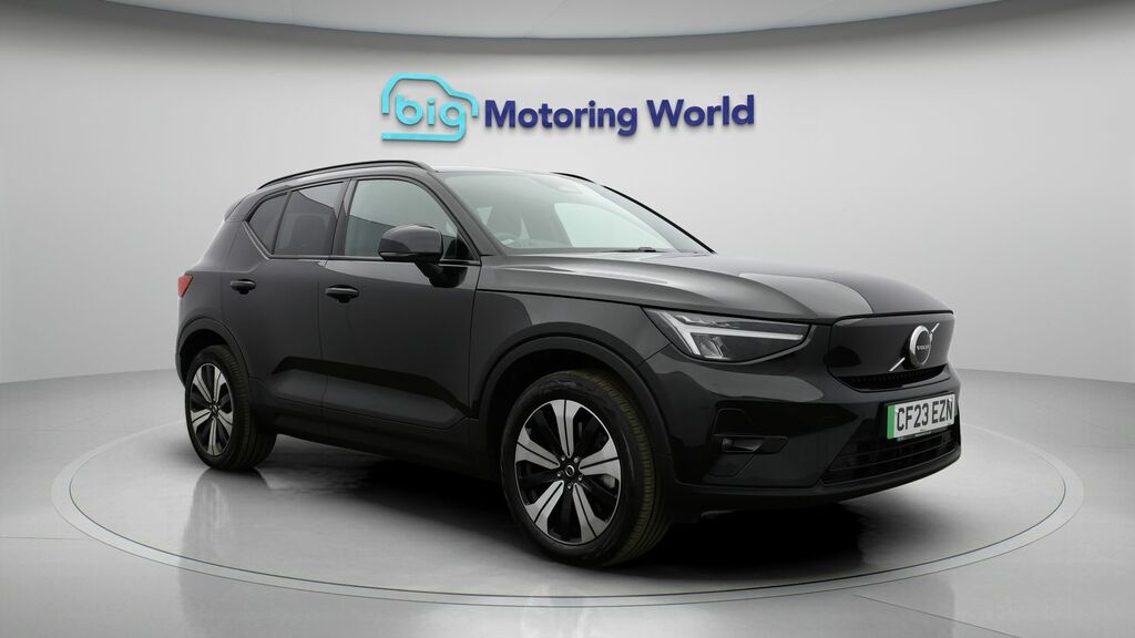 Volvo XC40 Plus Black