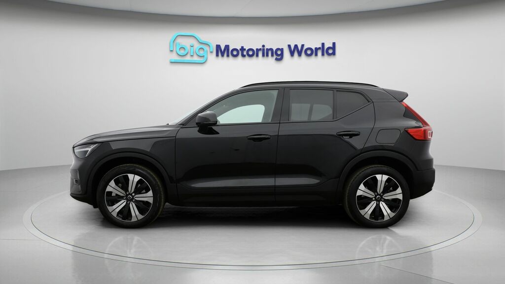 Volvo XC40 Plus Black #4