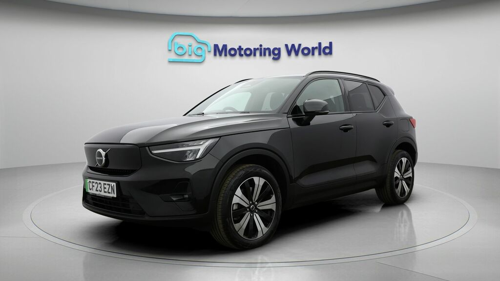 Volvo XC40 Plus Black #3