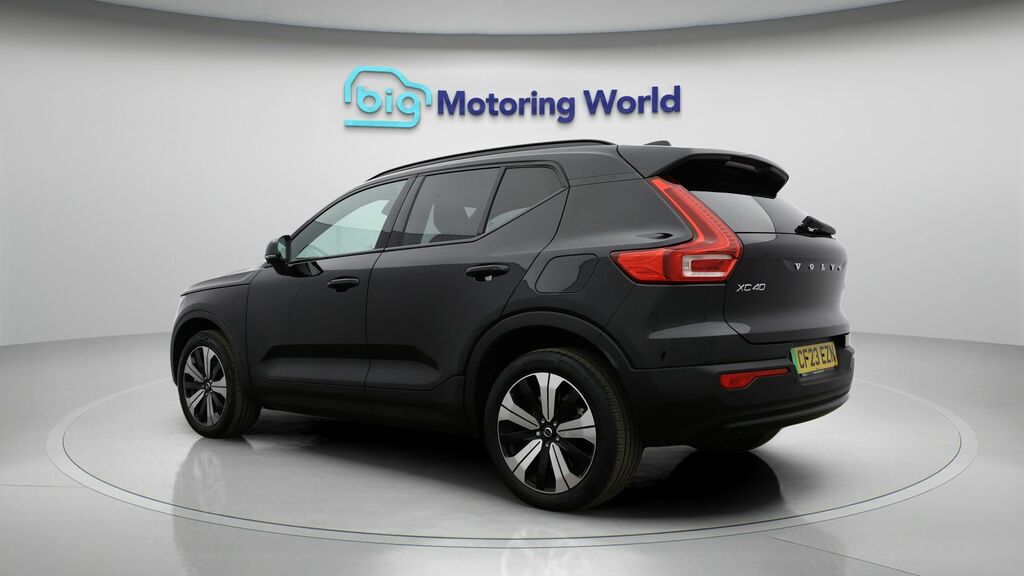 Volvo XC40 Plus Black #5