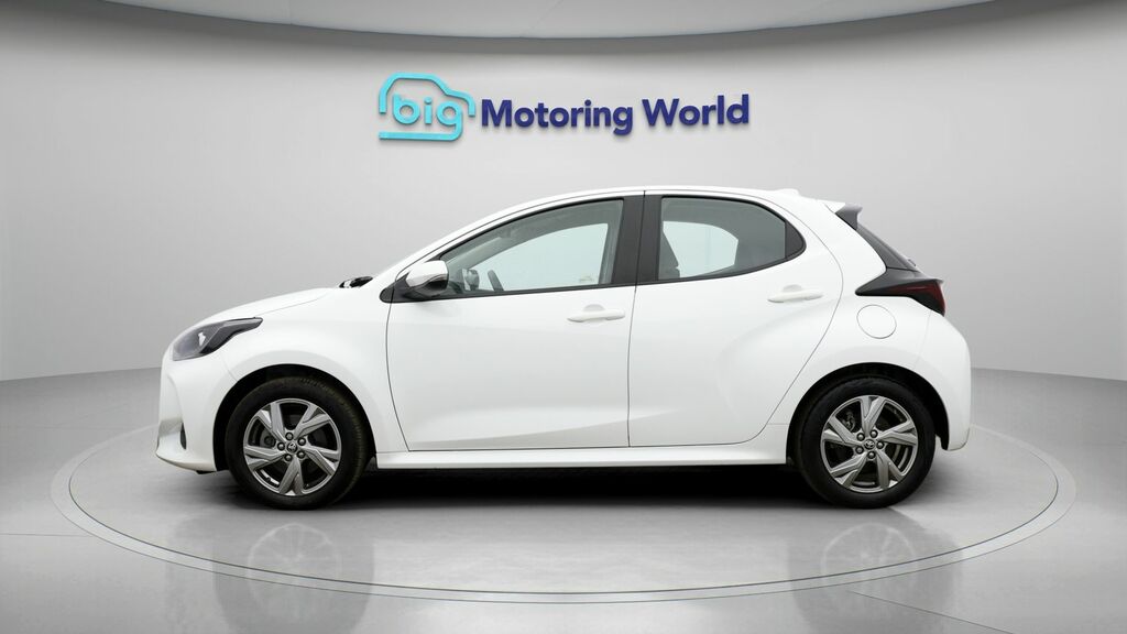 Toyota Yaris Icon WK25UMG White #4