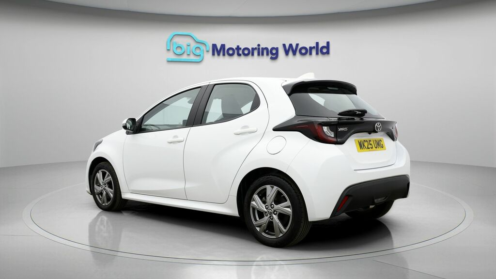 Toyota Yaris Icon WK25UMG White #5