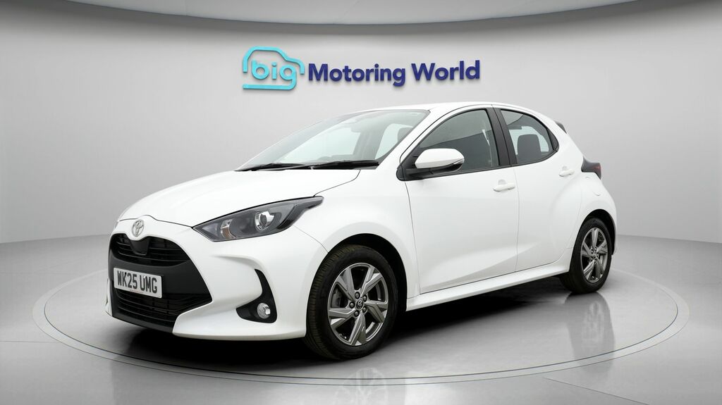 Toyota Yaris Icon WK25UMG White #3