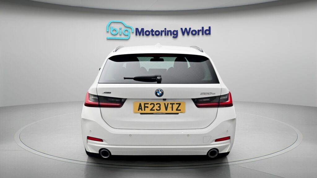 BMW 3 Series Sport White #6