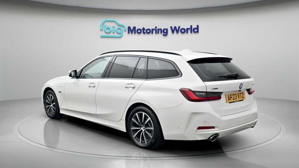BMW 3 Series Sport White #5