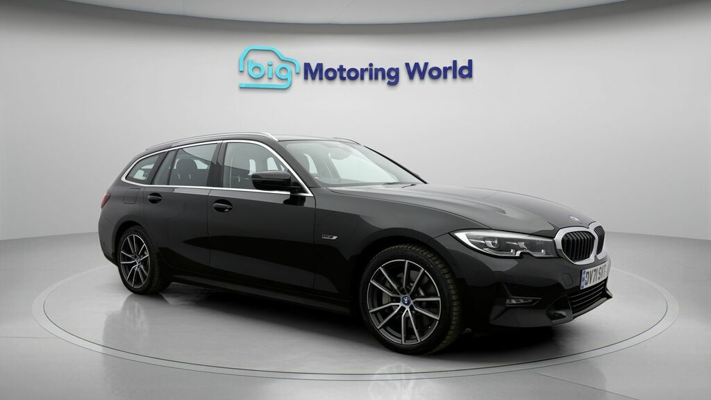 BMW 3 Series Sport Pro Black
