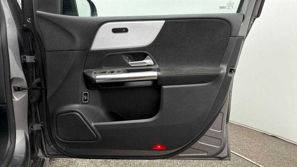 Mercedes-Benz B Class Hatchback Silver #14