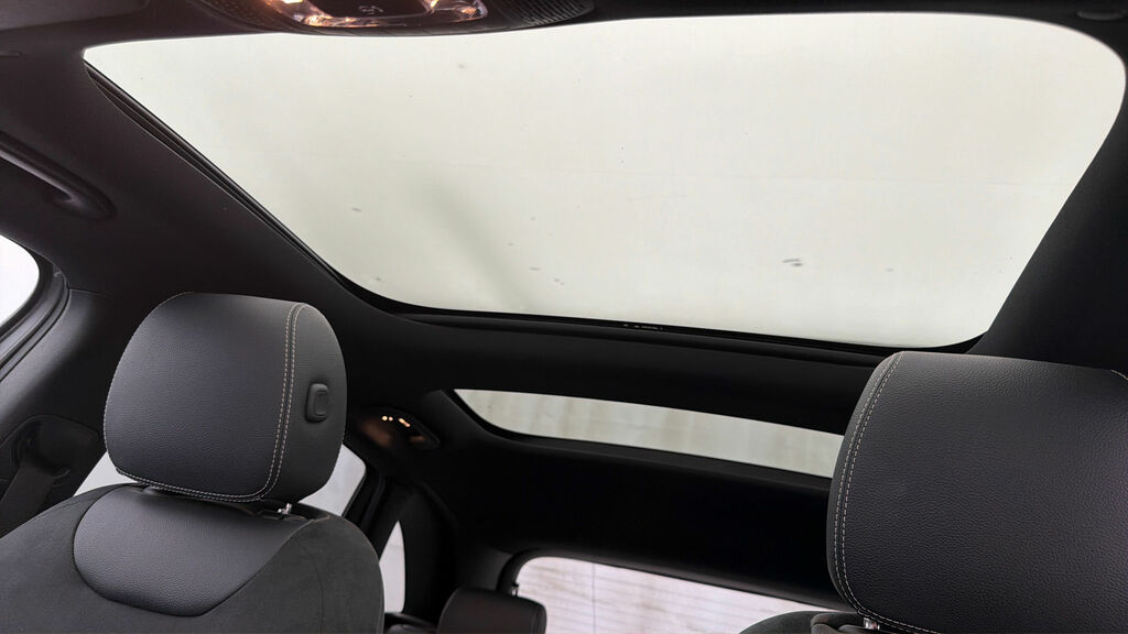 Mercedes-Benz B Class Hatchback Silver #27