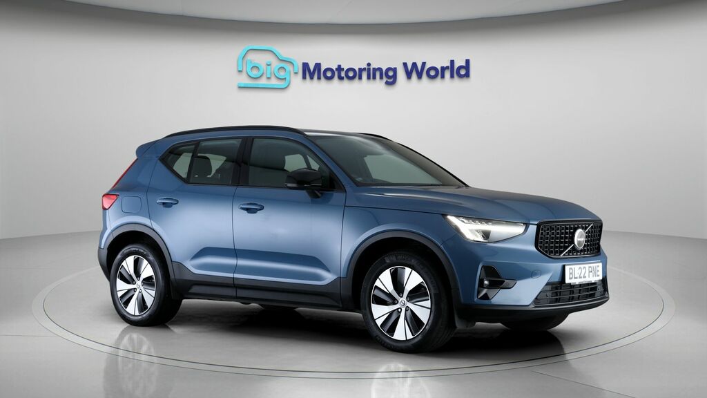 Volvo XC40 Plus Blue