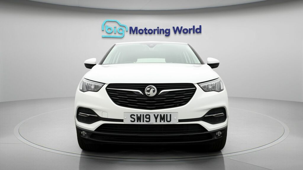 Vauxhall Grandland X Se White #2