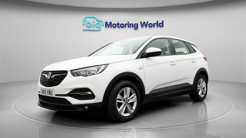 Vauxhall Grandland X Se White #3