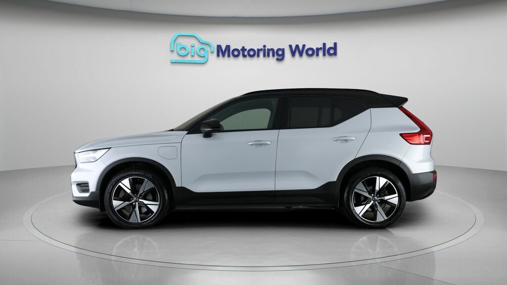Volvo XC40 Plus Silver #4