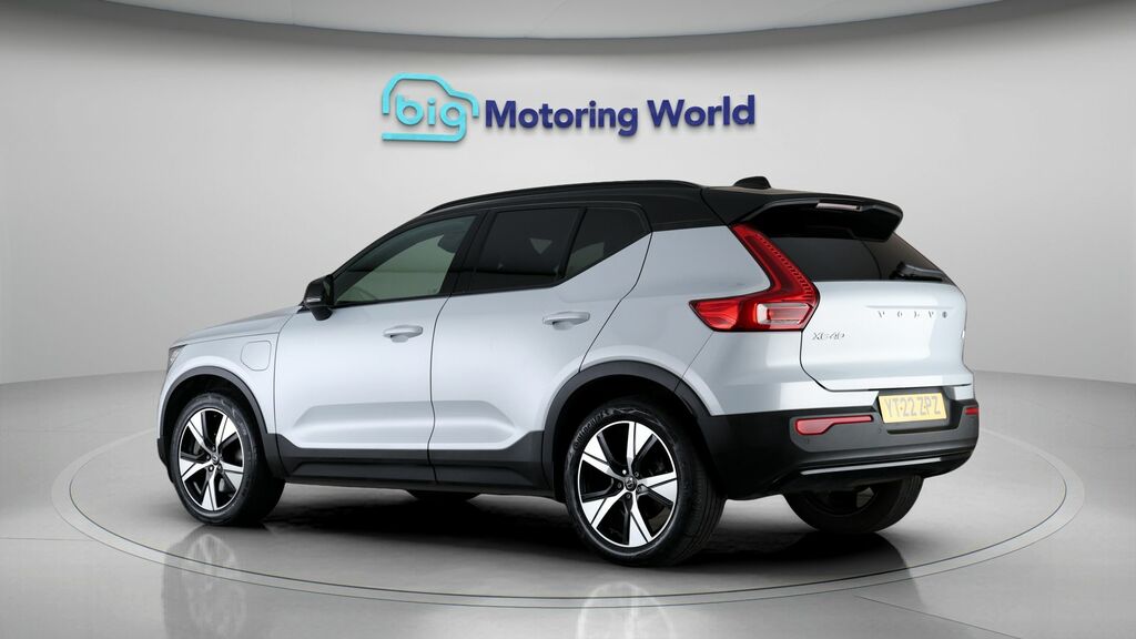 Volvo XC40 Plus Silver #5