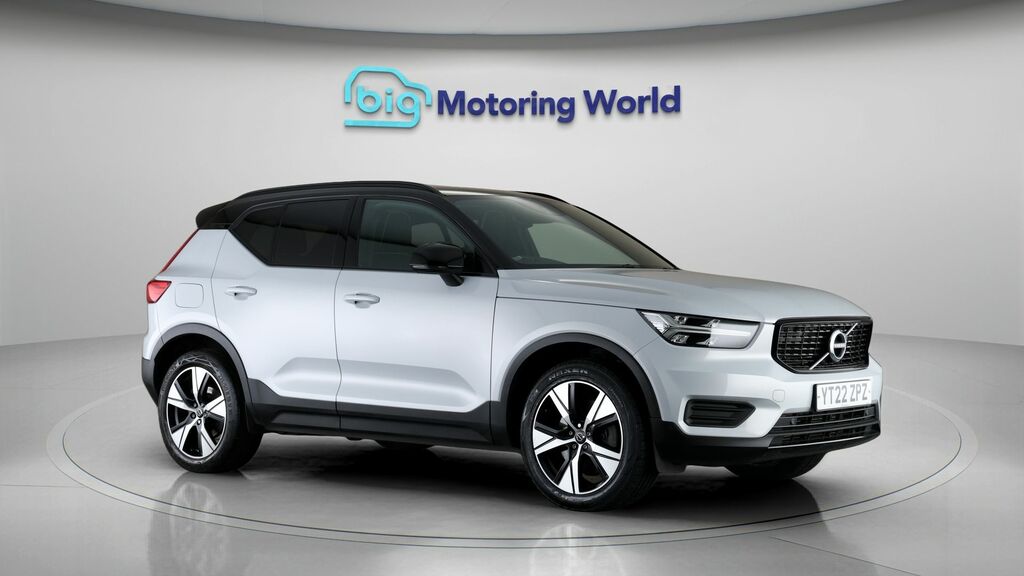 Volvo XC40 Plus Silver