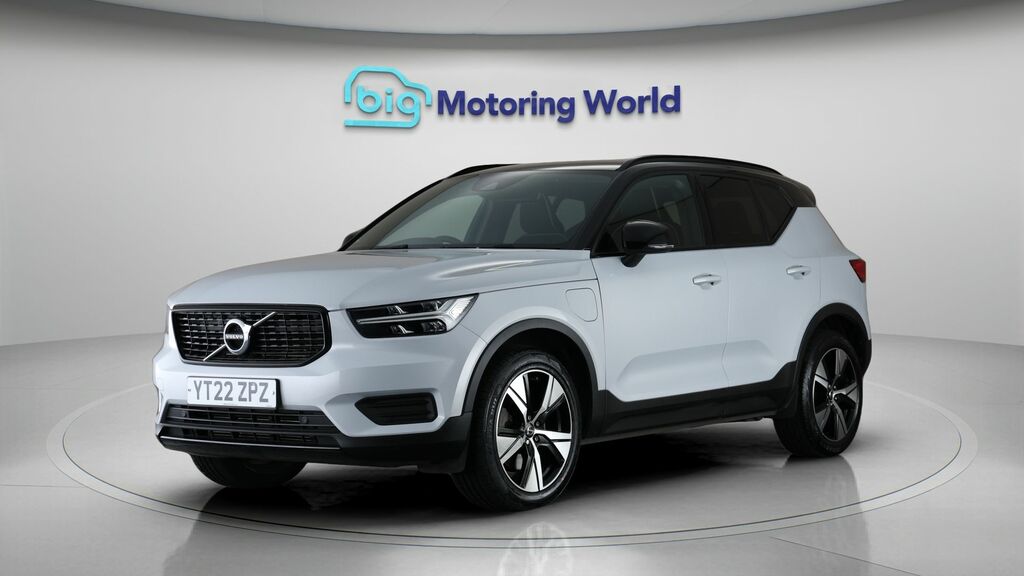 Volvo XC40 Plus Silver #3