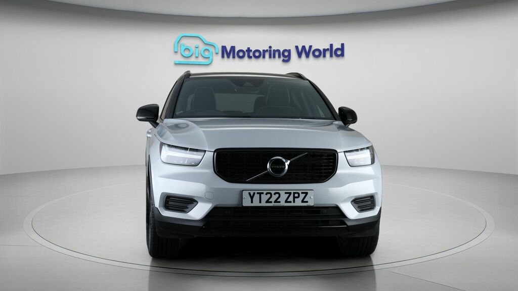 Volvo XC40 Plus Silver #2