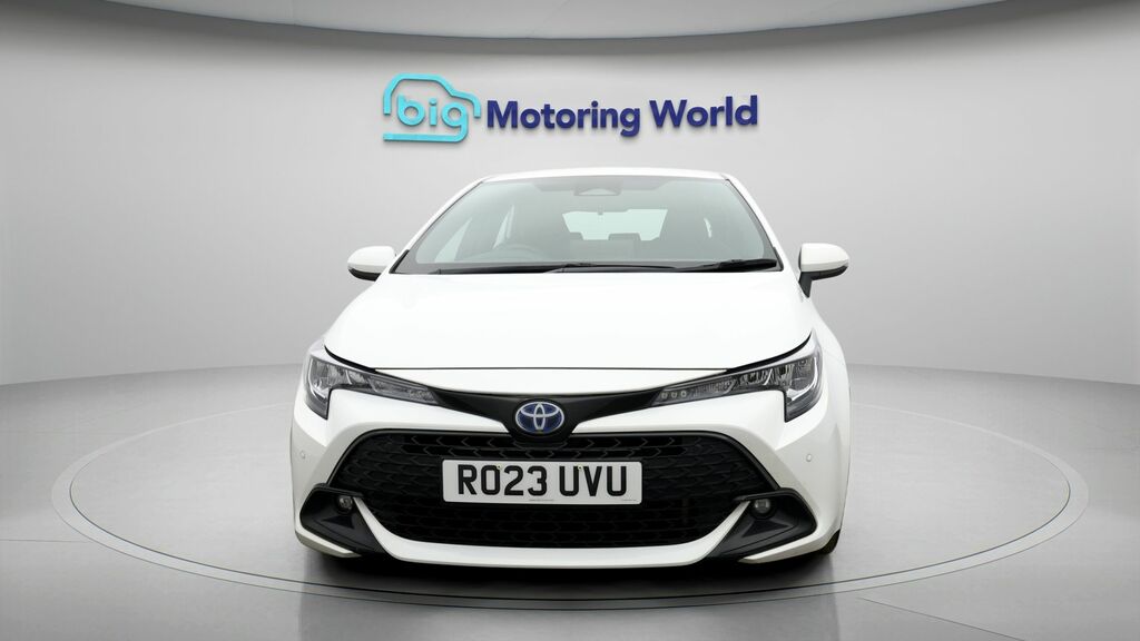 Toyota Corolla Icon RO23UVU White #2