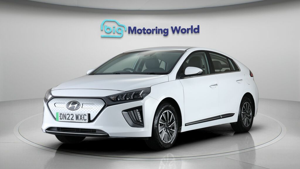 Hyundai Ioniq Premium White #3