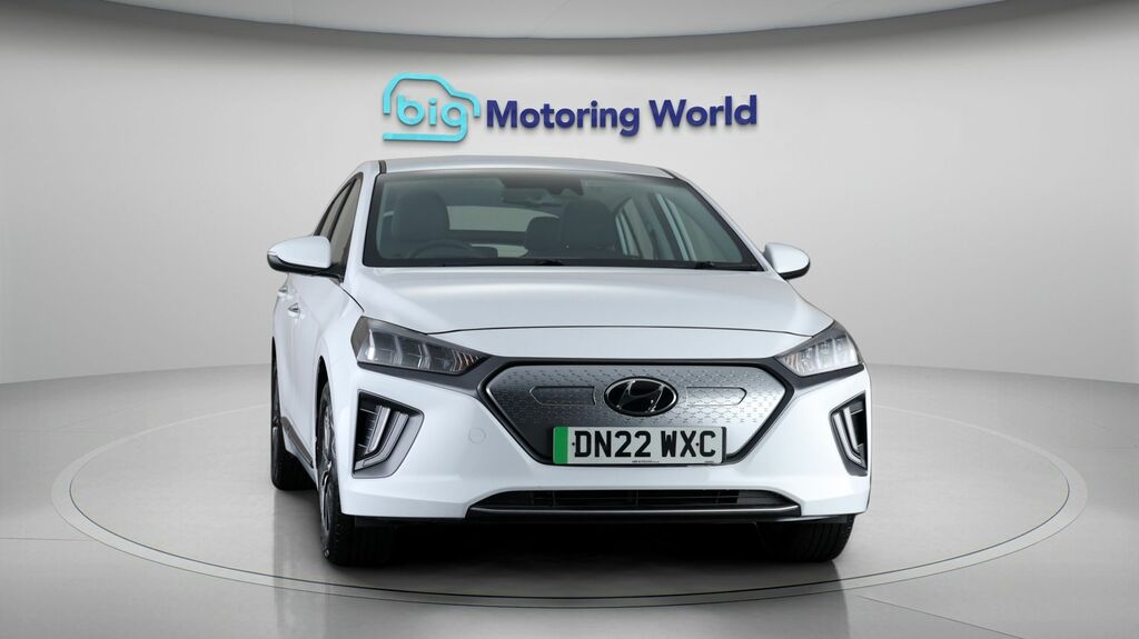 Hyundai Ioniq Premium White #2