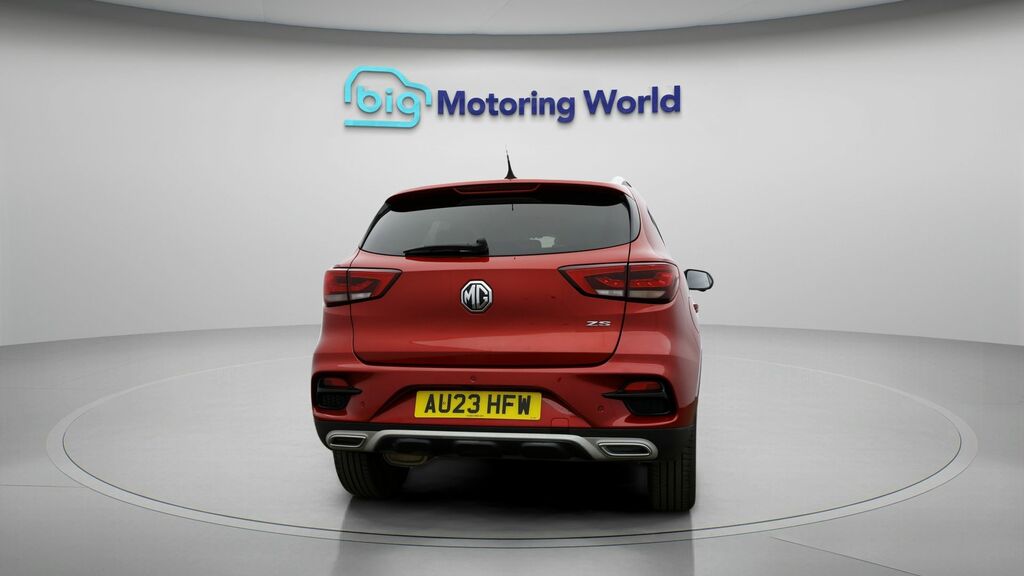 MG ZS Exclusive Red #6