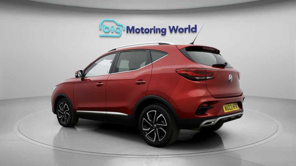 MG ZS Exclusive Red #5