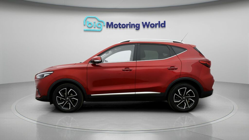 MG ZS Exclusive Red #4