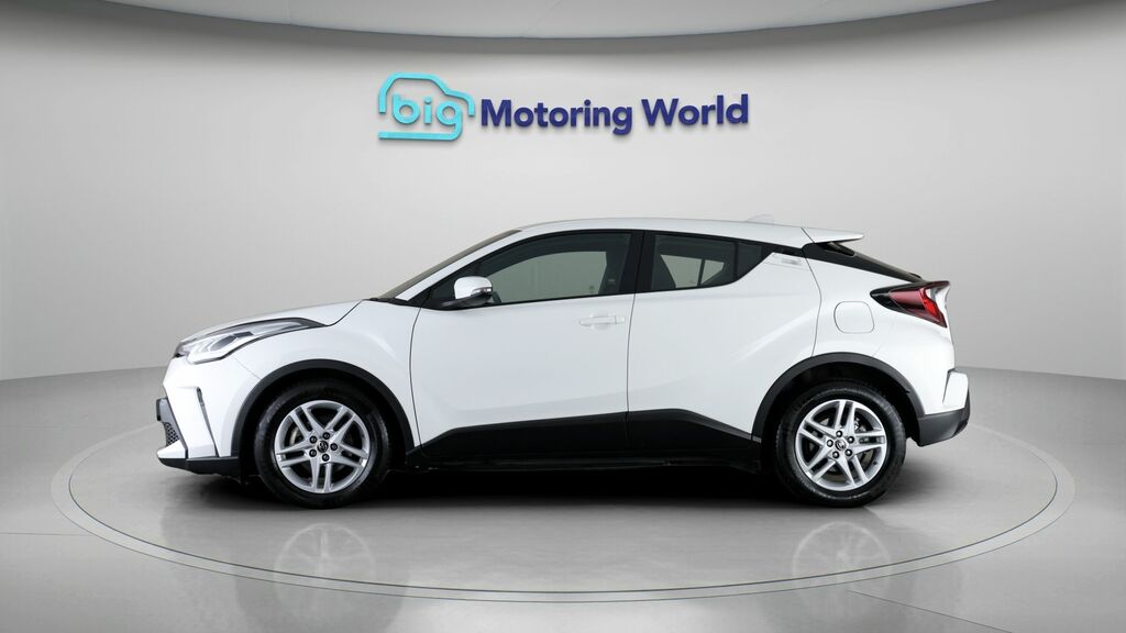 Toyota C-Hr Icon LF23YDK White #4