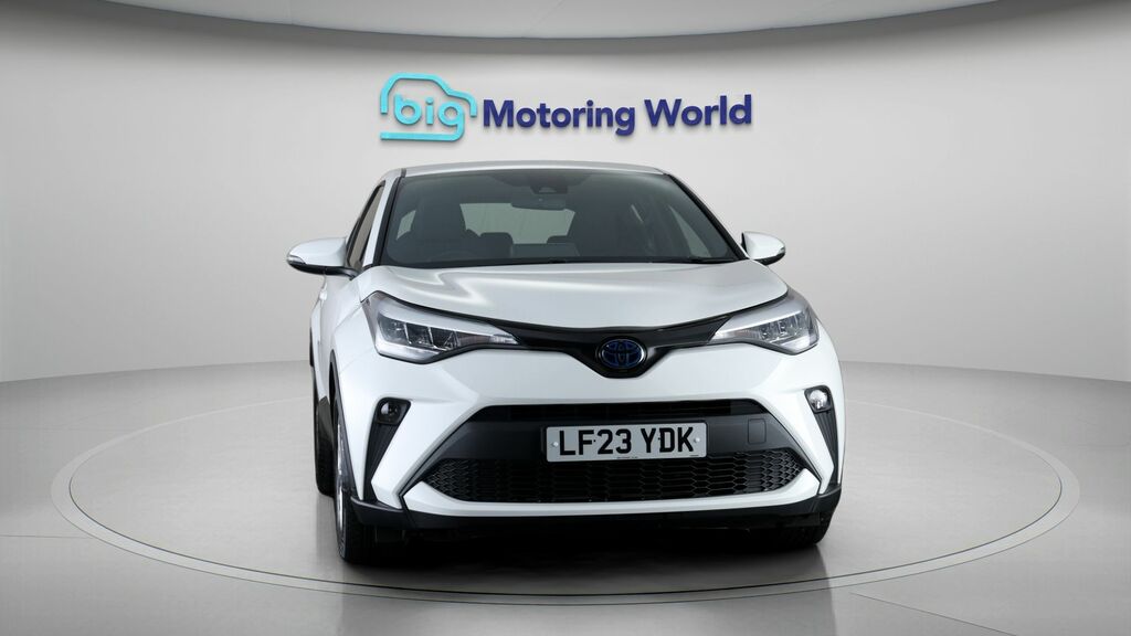 Toyota C-Hr Icon LF23YDK White #2