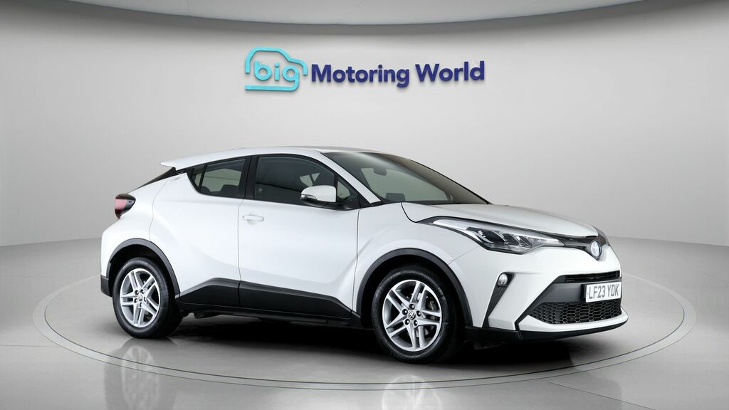 Toyota C-Hr Icon White