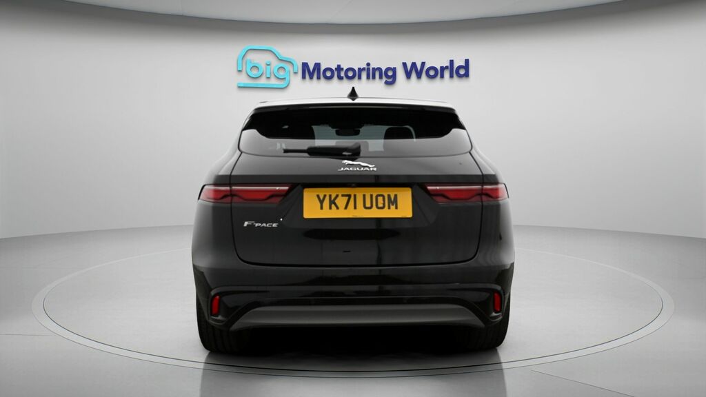 Jaguar F-Pace R-dynamic Se Black #6