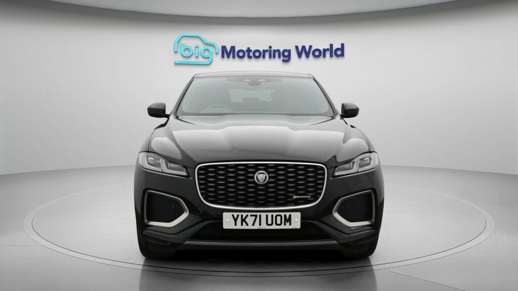 Jaguar F-Pace R-dynamic Se Black #2