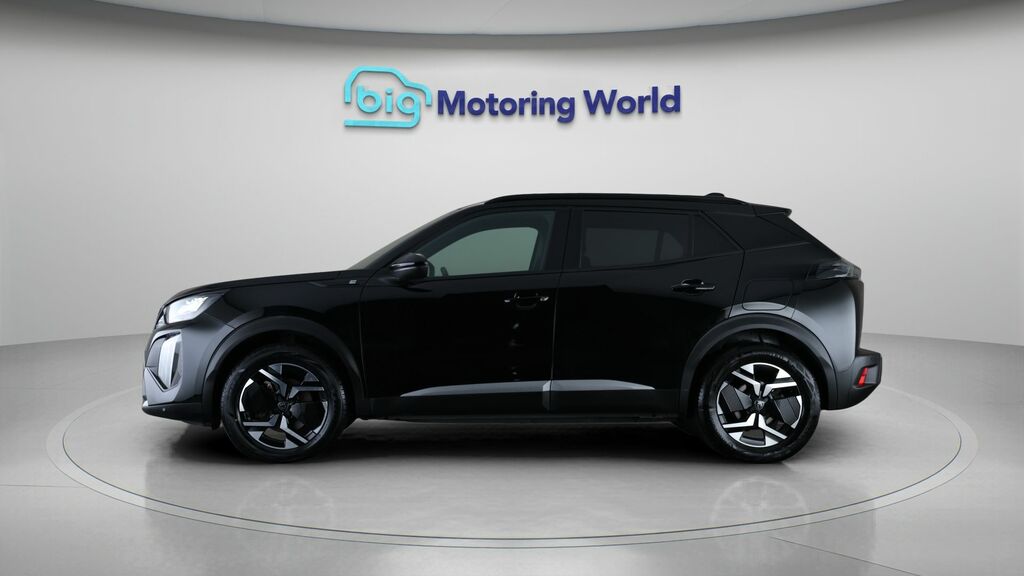 Peugeot e-2008 Allure Black #4