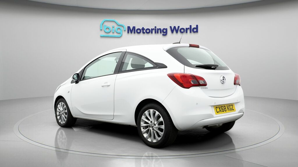 Vauxhall Corsa Se Nav CX68KGZ White #5
