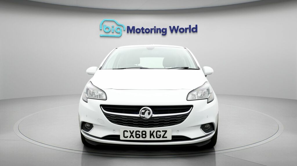 Vauxhall Corsa Se Nav CX68KGZ White #2