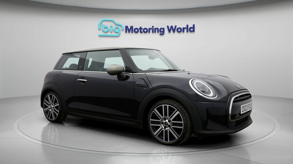 Mini Hatch Cooper Exclusive Black