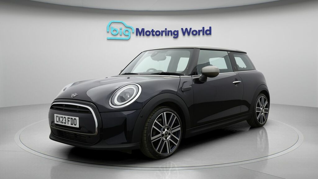 Mini Hatch Cooper Exclusive CK23FDO Black #3